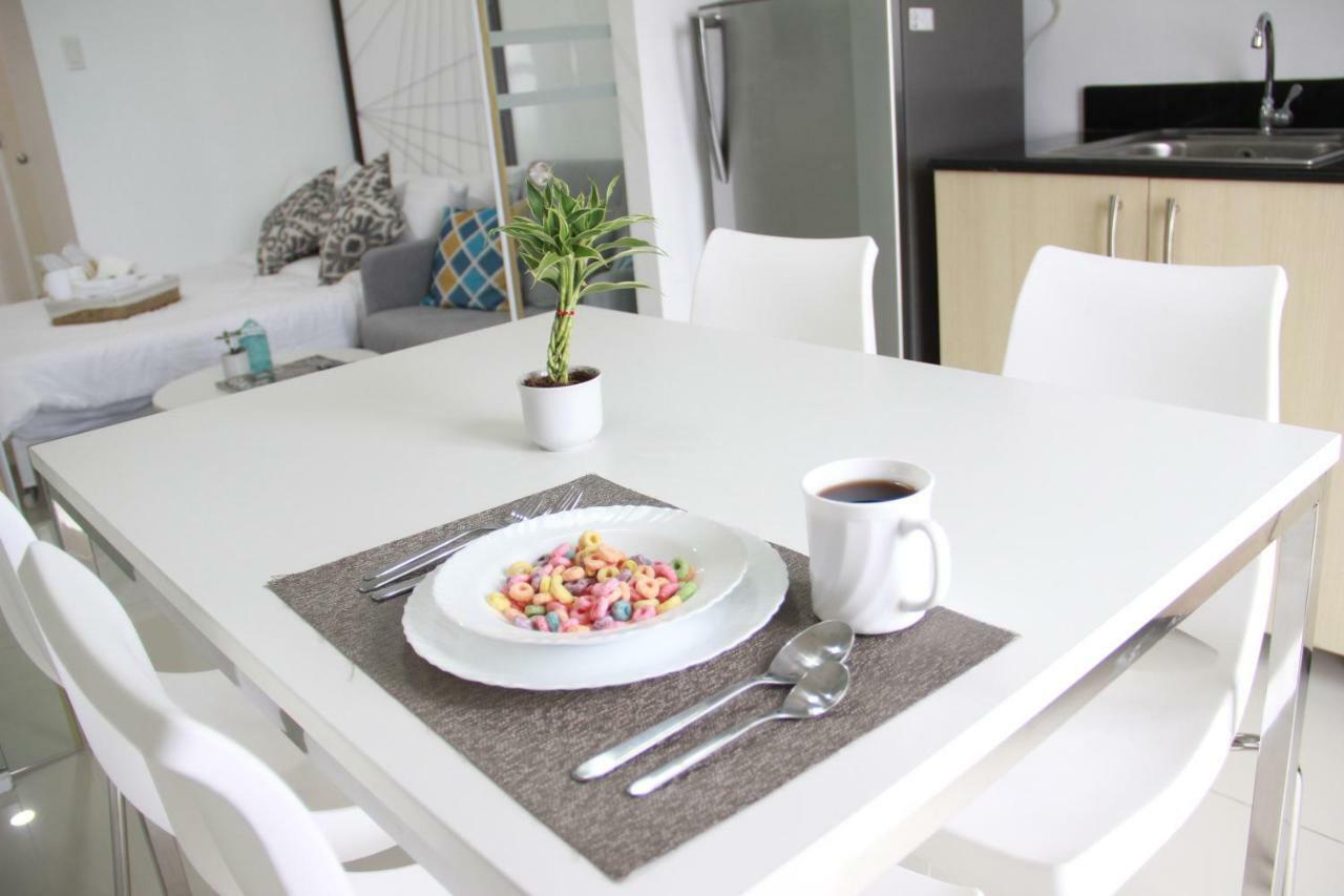 Smdc Wind Residences Tagaytay With Balcony 19Th Floor Tagaytay City Buitenkant foto